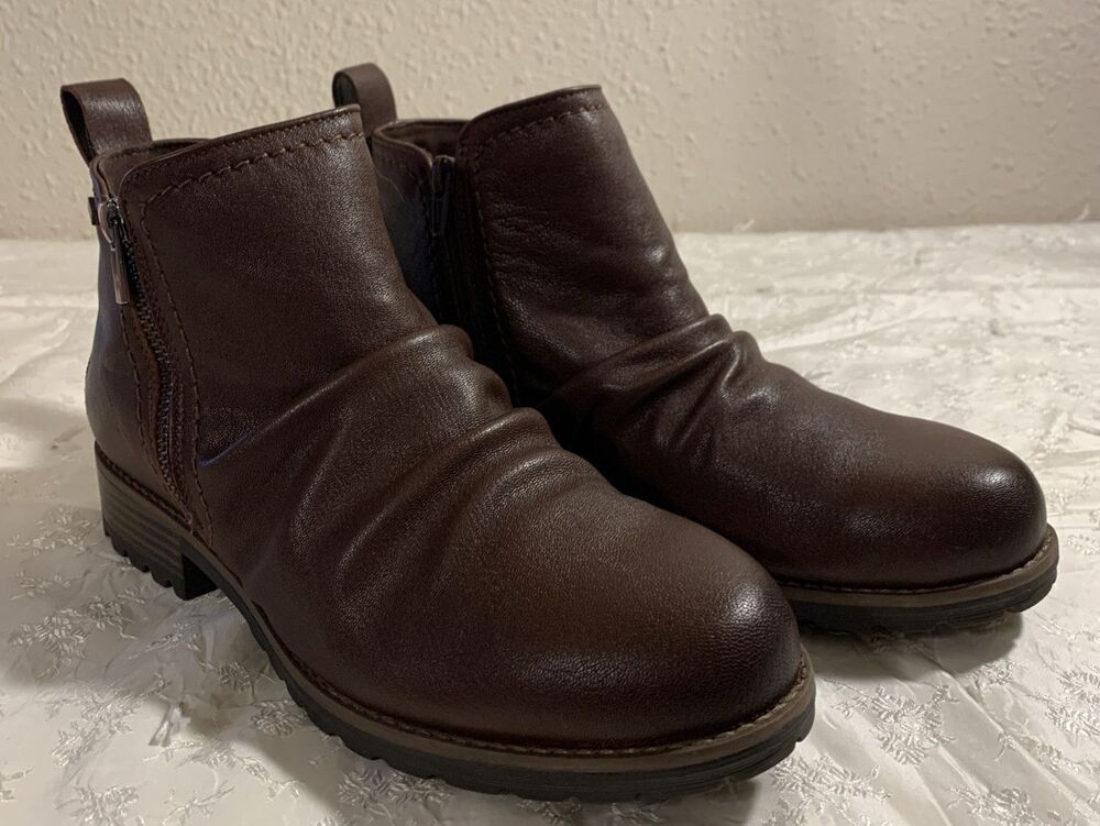 Clarks Slouchy Waterproof Boots Booties Womens 9 M Brown Comfort